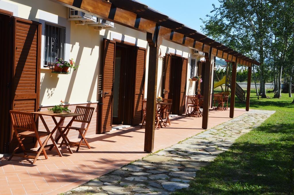 Agriturismo Terra Di Elea Azienda Agricola Di Raimondo Michela Ашеа Экстерьер фото