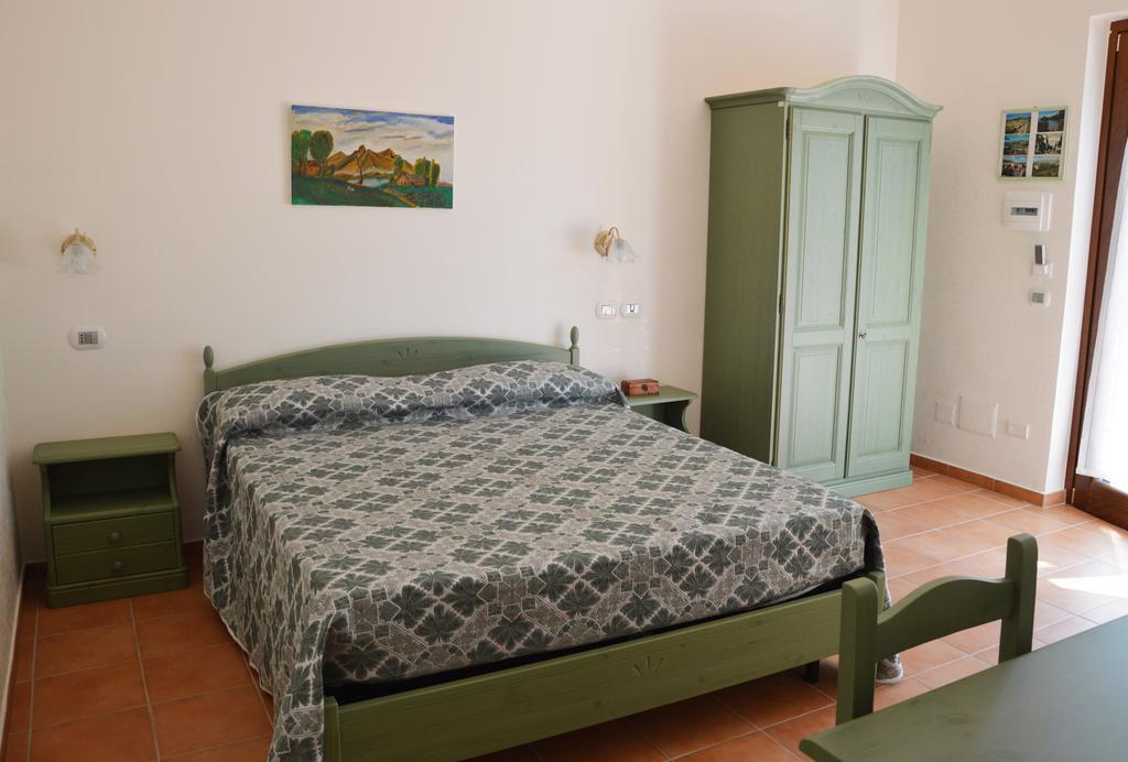 Agriturismo Terra Di Elea Azienda Agricola Di Raimondo Michela Ашеа Номер фото