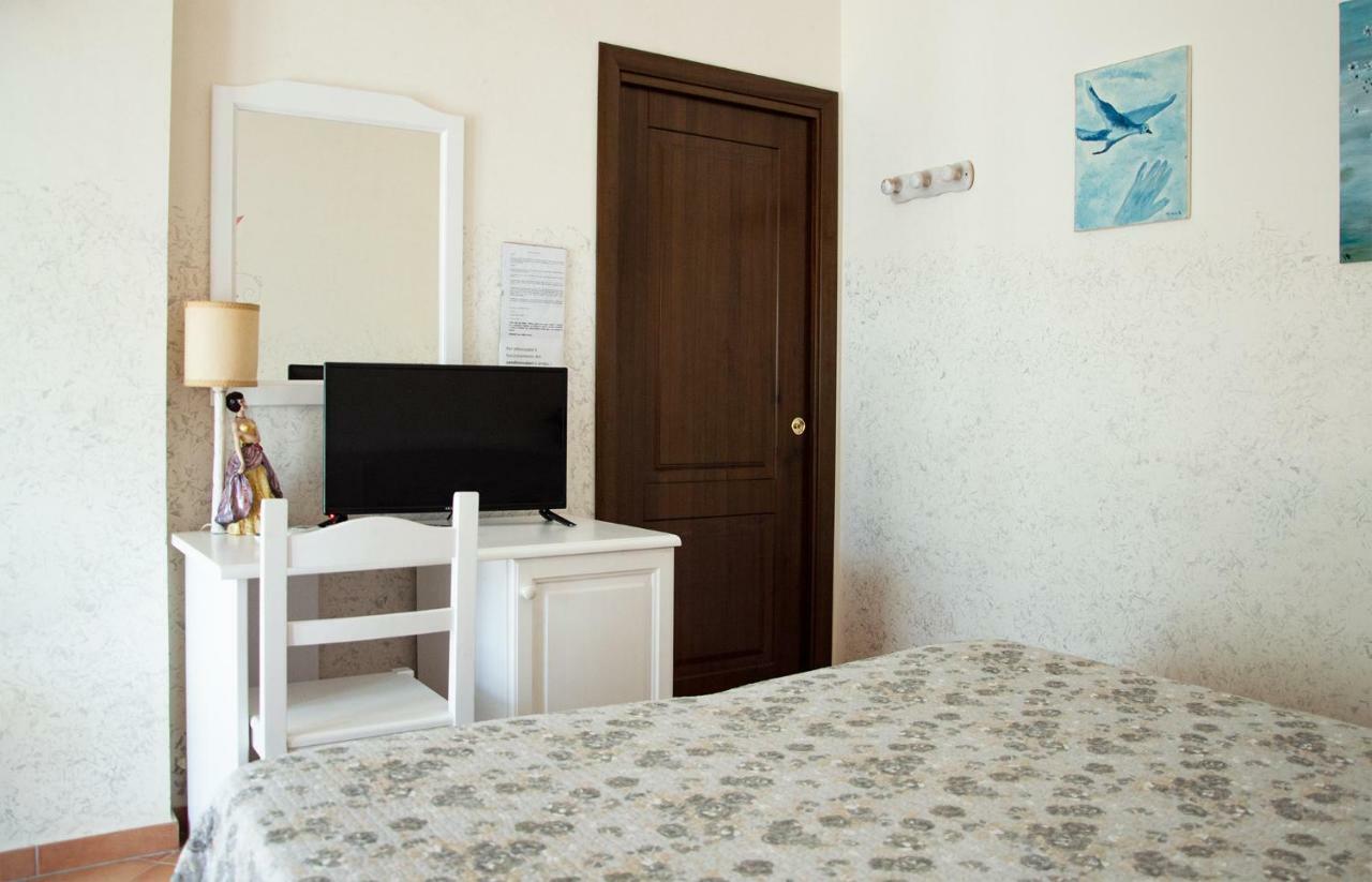 Agriturismo Terra Di Elea Azienda Agricola Di Raimondo Michela Ашеа Экстерьер фото